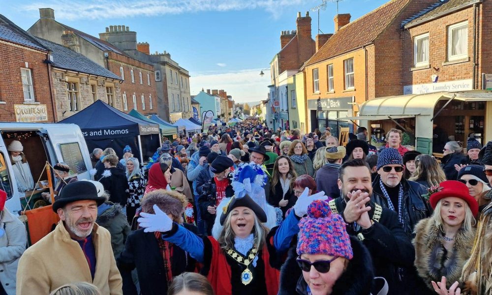 Busy High Street during Glastonbury Frost Fayre